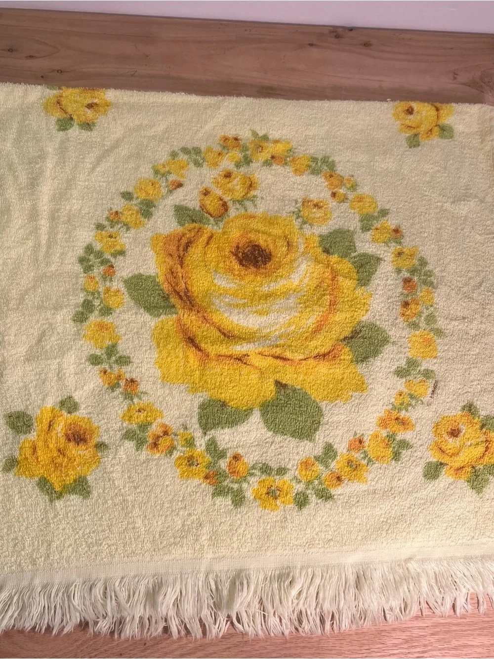VTG Cannon 70s Yellow Rose Floral Cotton Bath Towel With Fringe Edge Mcm USA